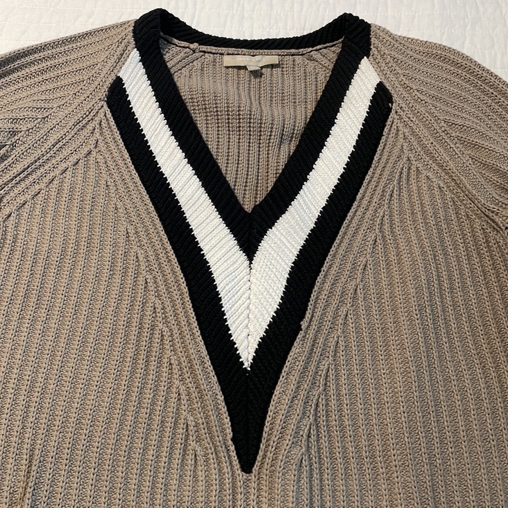 Sweater - Picture 3 of 8
